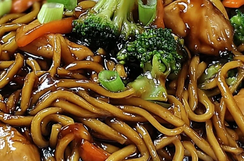 Extra Saucy Garlic Chicken Lo Mein with noodle and chicken
