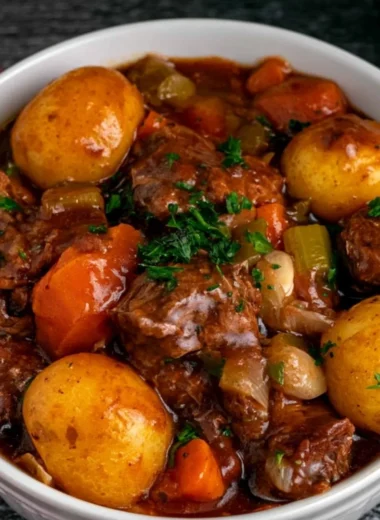 Delicious crock pot beef stew with tender meat and vegetables